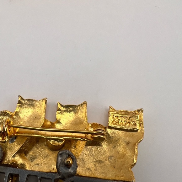 Ultra Craft adorable 3 cats sitting on a fence in gold tone - Picture 7 of 9